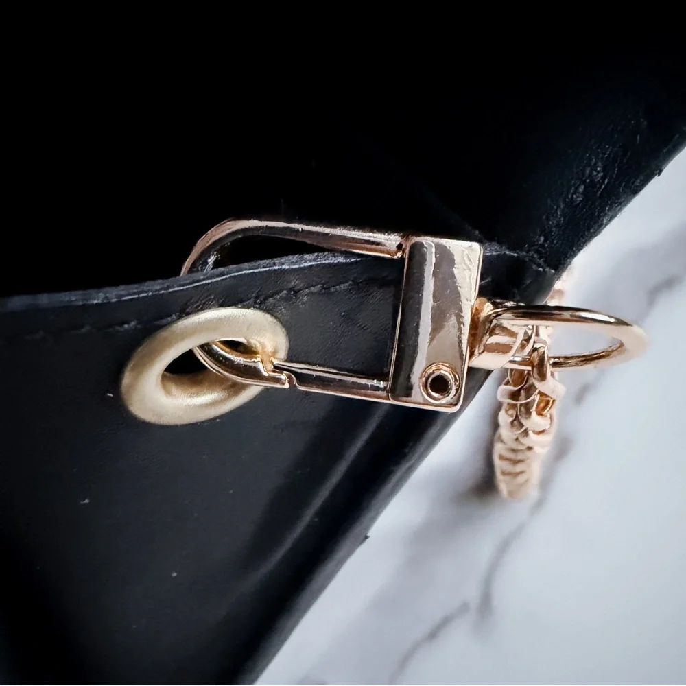 Authentic YSL Ligne Leather wallet on chain - Picture 9 of 13